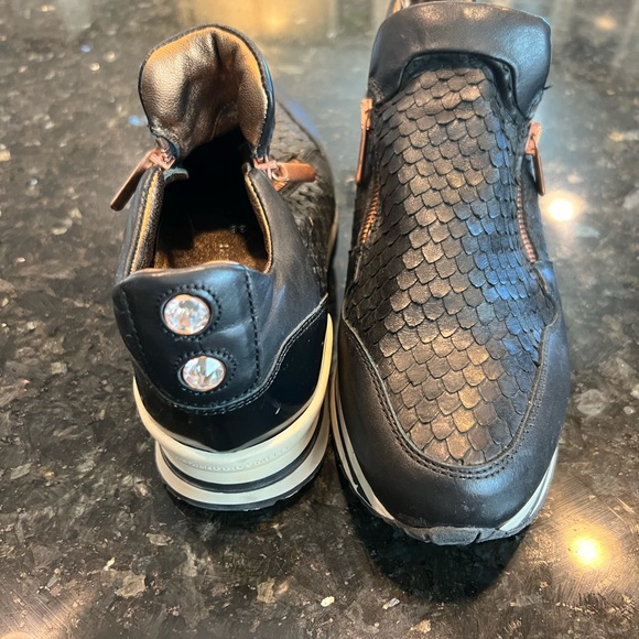 Alexander Smith, size 8, Eur 38, made in Italy women‘s black leather,never worn - Picture 3 of 4